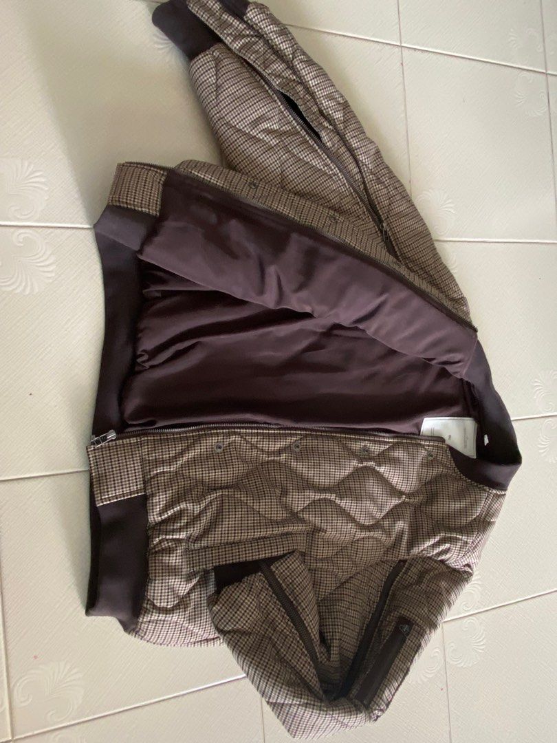 Winter Jacket (Category: Coats, Jackets and Outerwear) located in Singapore. Submitted by jameau (Listing ID 1342881372, Image 2). Description: Brand new. .