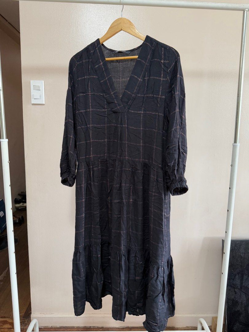 ZARA metallic black dress (Category: Dresses) located in Quezon City. Submitted by check.my.list____ (Listing ID 1342984323, Image 2). Description: Used once Pretty in actual S-M .