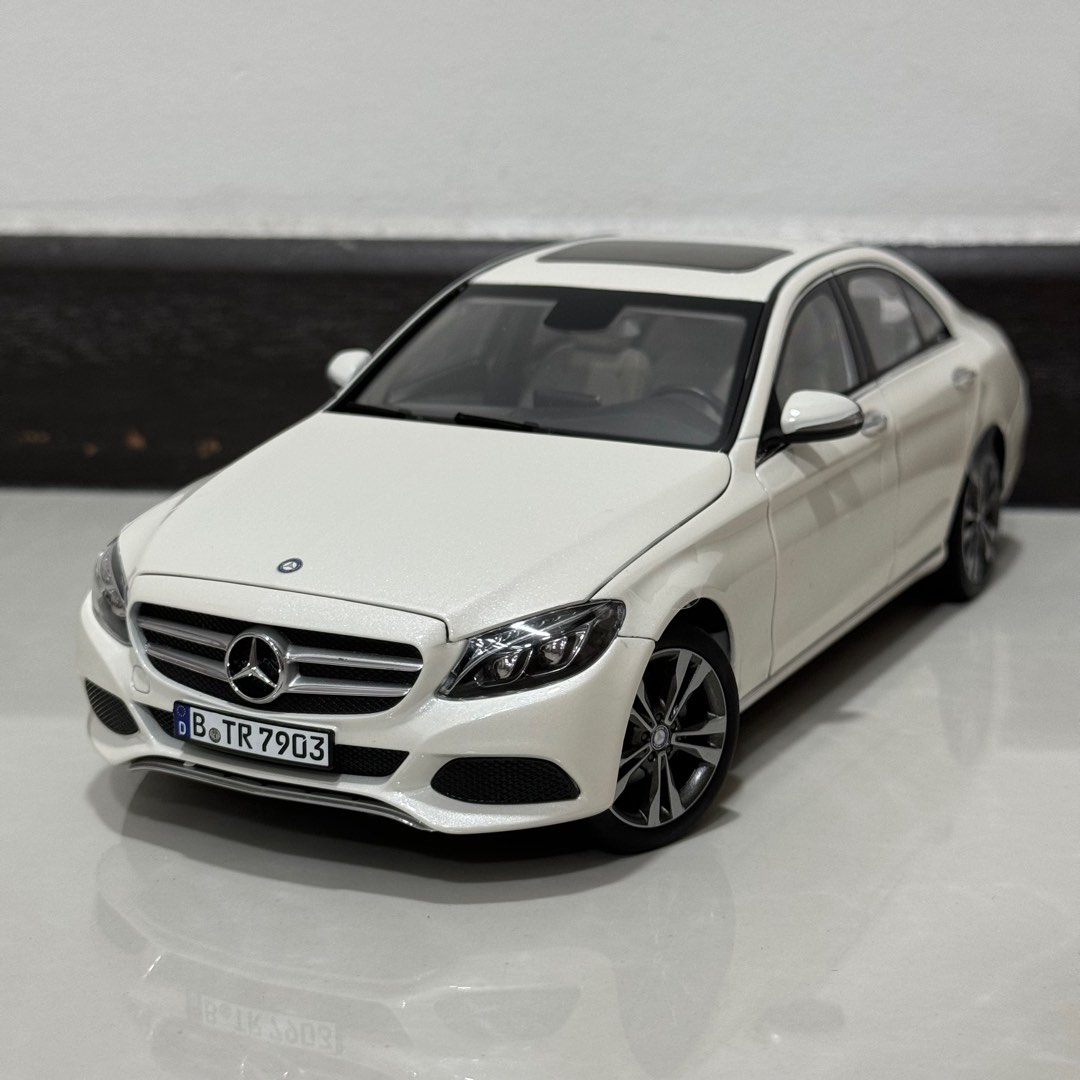 1:18 Norev Mercedes Benz C Class W205 (White), Hobbies & Toys