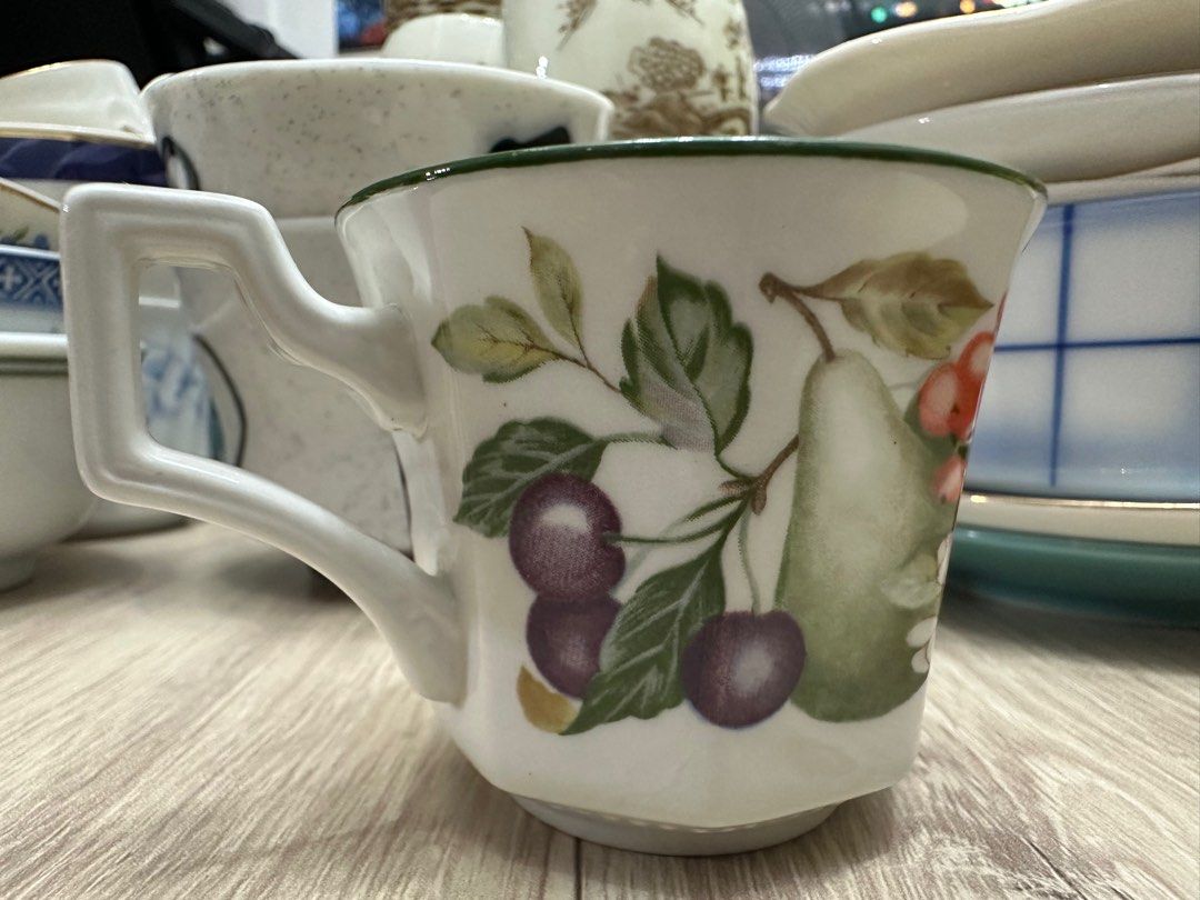 1990s JOHNSON BROTHERS FRESH FRUIT TEA CUP (Category: Coffee & Tea Tableware) located in Las Pinas. Submitted by kashireadsbookstore (Listing ID 1343162167, Image 1). Description: .
