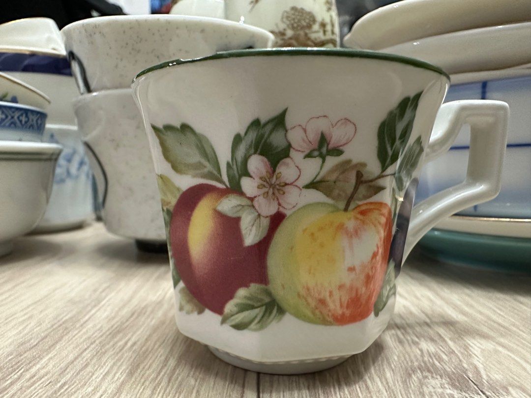 1990s JOHNSON BROTHERS FRESH FRUIT TEA CUP (Category: Coffee & Tea Tableware) located in Las Pinas. Submitted by kashireadsbookstore (Listing ID 1343162167, Image 2). Description: .