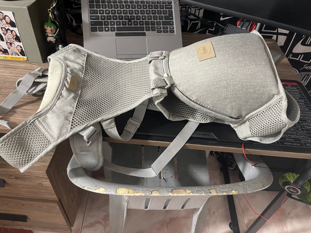 Baby Carrier (Category: Safety Gates, Locks & Protectors) located in Quezon City. Submitted by jeyjay2021 (Listing ID 1343041137, Image 2). Description: From Baby Company. Bought at SM Dept Store Hindi na po magagamit. Orig price 2k Pm po sa interested This has styro and removable kaya washable din :) Delivery fee shoulder by the buyer.