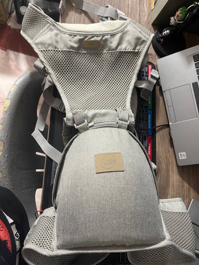 Baby Carrier (Category: Safety Gates, Locks & Protectors) located in Quezon City. Submitted by jeyjay2021 (Listing ID 1343041137, Image 1). Description: From Baby Company. Bought at SM Dept Store Hindi na po magagamit. Orig price 2k Pm po sa interested This has styro and removable kaya washable din :) Delivery fee shoulder by the buyer.