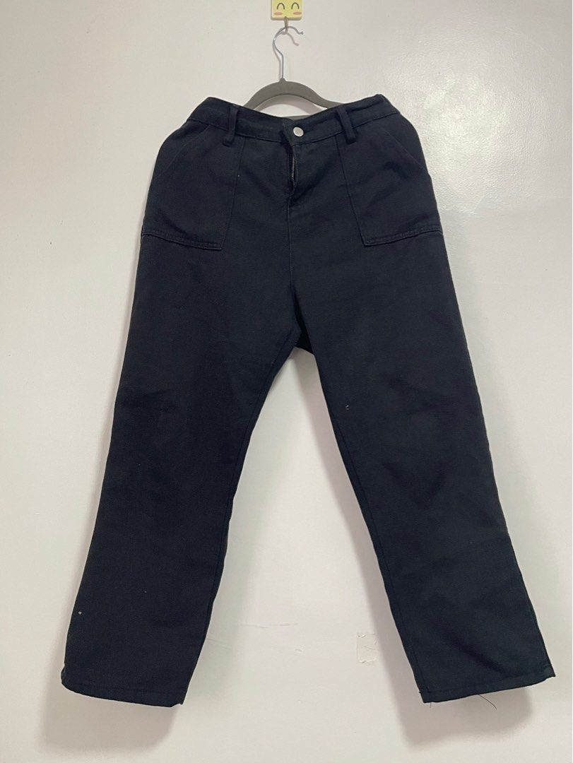 Black pants (Category: Other Bottoms) located in Tacloban City. Submitted by declutterpatter (Listing ID 1343061295, Image 1). Description: ▪️SIZE : W-24-30 L - 35 ▪️MOP: Gcash and Gotyme ▪️MOD : J&T ▫️Shipping fee: luzon: 100 ncr: 100 visayas: 85 mindanao: 105.
