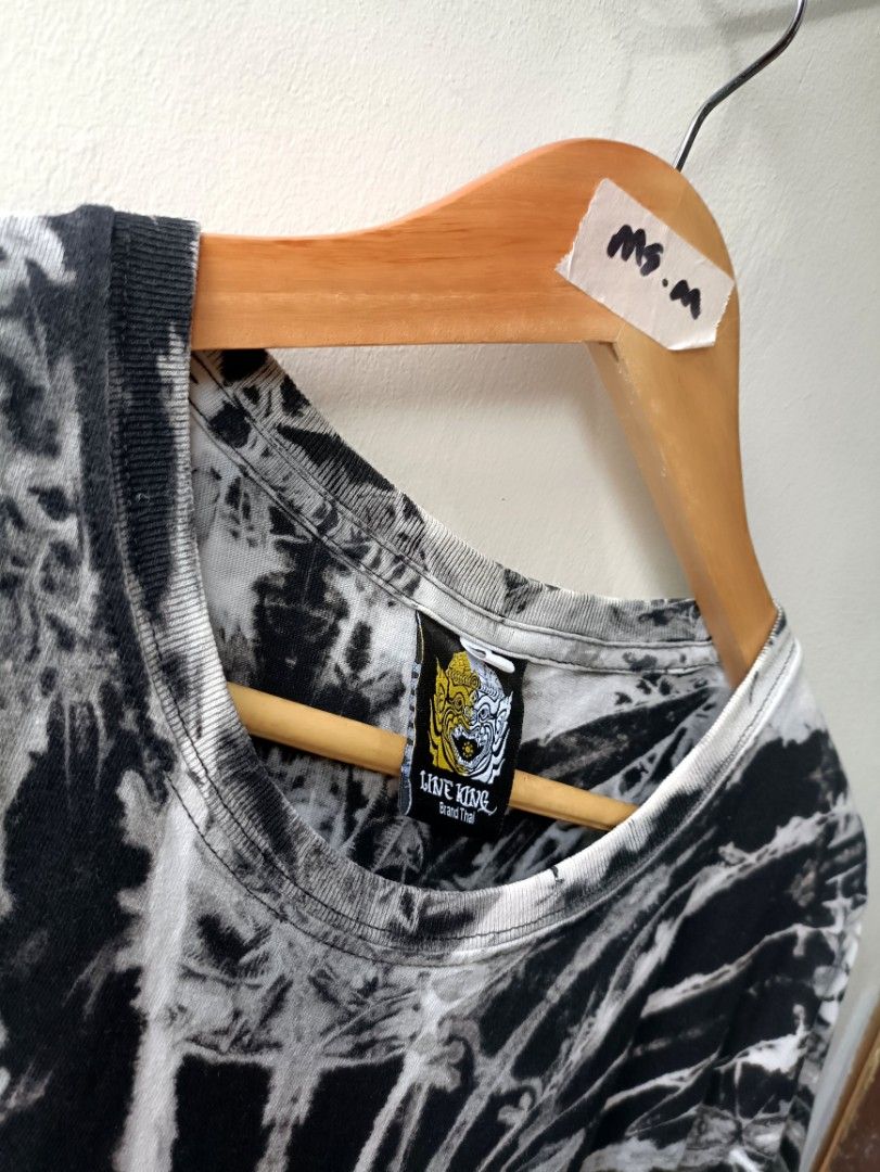 Buy Black and White Tie Dye Tee (Category: Tshirts & Polo Shirts ) located in Taguig. Submitted by ms.kith_closet (Listing ID 1343207793, Image 3). Description: No Issue Condition: 9.5/10 Color rate: 9.5/10 (Black and White Tie Dye) 100% Heavy Cotton Please Check Measurements: Dimes: 19.5W x 27L inches Large on Tag Please See Pictures for reference No Stains No Sunfade No Pinhole *Color may vary due to lighting *All items need washed *All items a