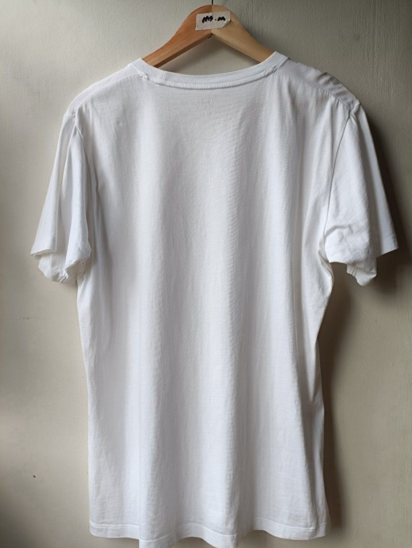 Buy White Uniqlo Venom Edition Tee (Category: Tshirts & Polo Shirts ) located in Taguig. Submitted by ms.kith_closet (Listing ID 1343075474, Image 2). Description: Issue: Cut Wash Tag Condition: 9/10 Color rate: 9/10 - White 100% Cotton Please Check Measurements: Dimes:19.5W x 27L inches Large on Tag Please See Pictures for reference No Stains No Sunfade No Pinhole No Crack Prints *Color may vary due to lighting *All items need washed *All items 