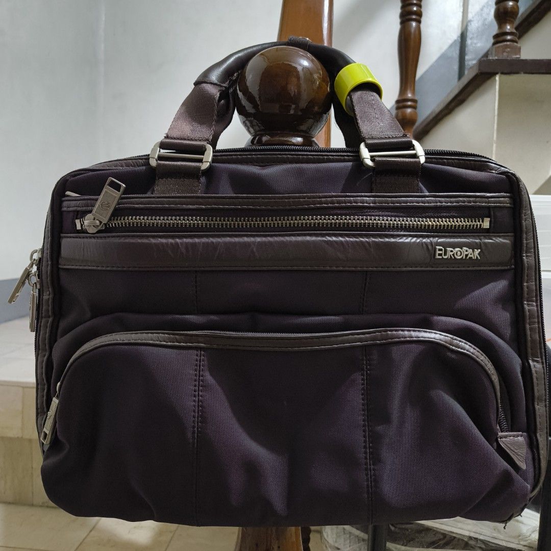 Europak Messenger Bag (Category: Laptop Bags & Sleeves) located in Paranaque City. Submitted by 365inasnap (Listing ID 1343161895, Image 1). Description: My dad is in the process of disposing bags he does not use. This is his Europak (Bang) Bag he uses for work. This does not come with pads in case you are in the market for a laptop bag. Comes with multiple pockets and a detachable strap. Photo when worn is included; dad is 5'8". Please note that