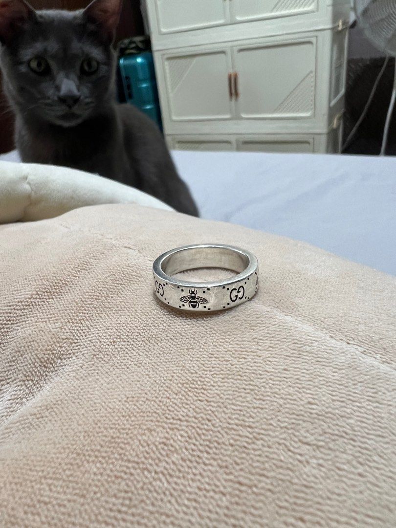 Gucci GG and Bee Ring (Category: Rings) located in Manila. Submitted by nard01454 (Listing ID 1343161365, Image 1). Description: Authentic Size 21 (US 9.5) 92.5 Silver.