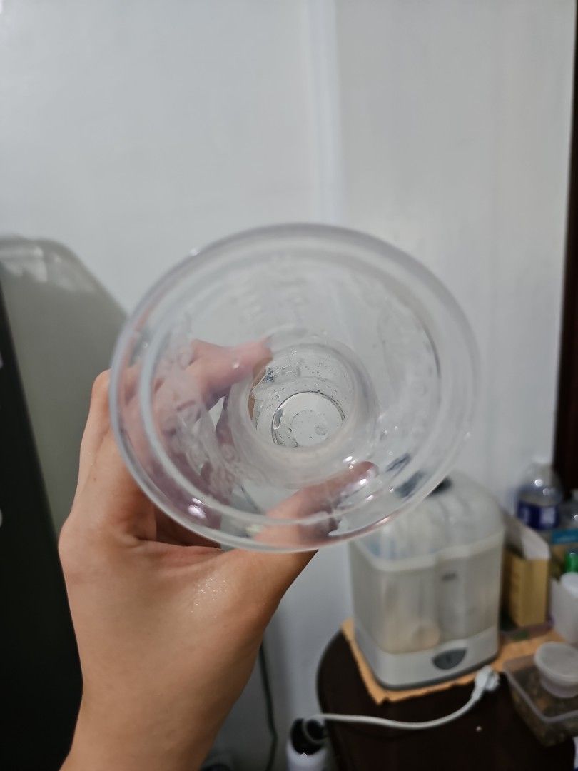 Hakaa Pump (Category: Breastfeeding & Bottle Feeding) located in Manila. Submitted by shieladmd (Listing ID 1343032854, Image 2). Description: .