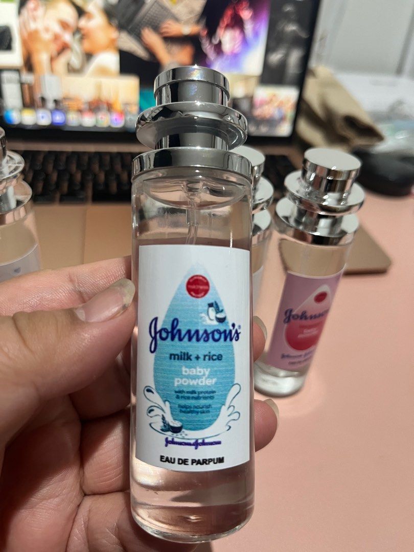 Johnson’s baby powder perfume (Category: Fragrance & Deodorants) located in Tacloban City. Submitted by deedeecat (Listing ID 1343166958, Image 3). Description: Johnson’s baby powder perfume from Bangkok. Available in baby powder, milk + rice, blossoms and bedtime variants. 35ml..