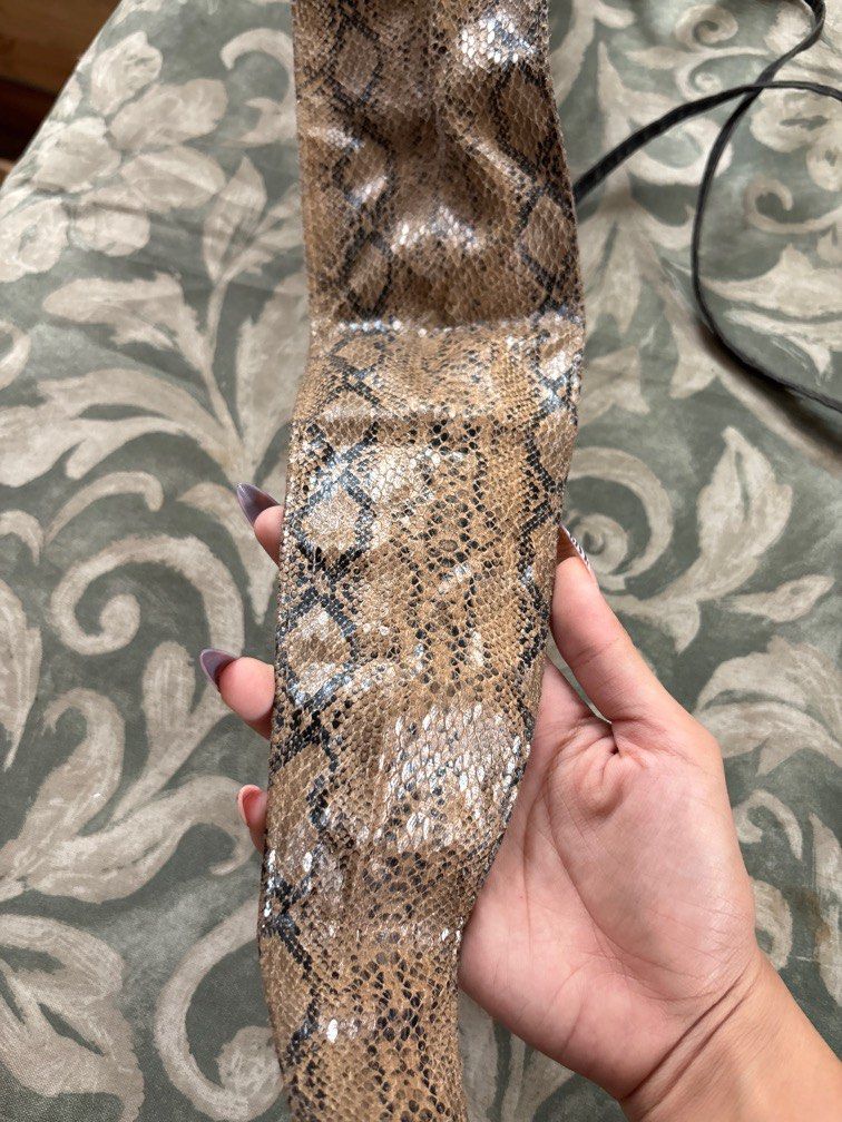 Leather Snakeskin Belt (Category: Belts) located in Quezon City. Submitted by alessalv (Listing ID 1343089959, Image 2). Description: Negotiable as long as sure buyer!! Buy more than 1 belt and I can give discount! .