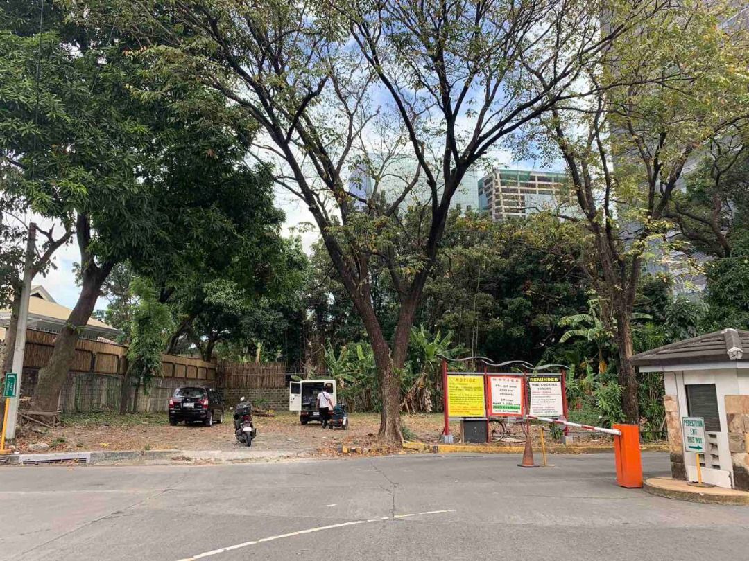 LOT IN VALLE VERDE 6 FOR SALE (Category: Lot) located in Manila. Submitted by mpbonto (Listing ID 1343127607, Image 2). Description: RESIDENTIAL LOT FOR SALE in VALLE VERDE 6, PASIG LOT AREA: 1,159 sqm Perimeter property, Corner Lot. Asking: 220K per sqm Call/text for inquiries: 0915-519-9212 0915-691-3153.
