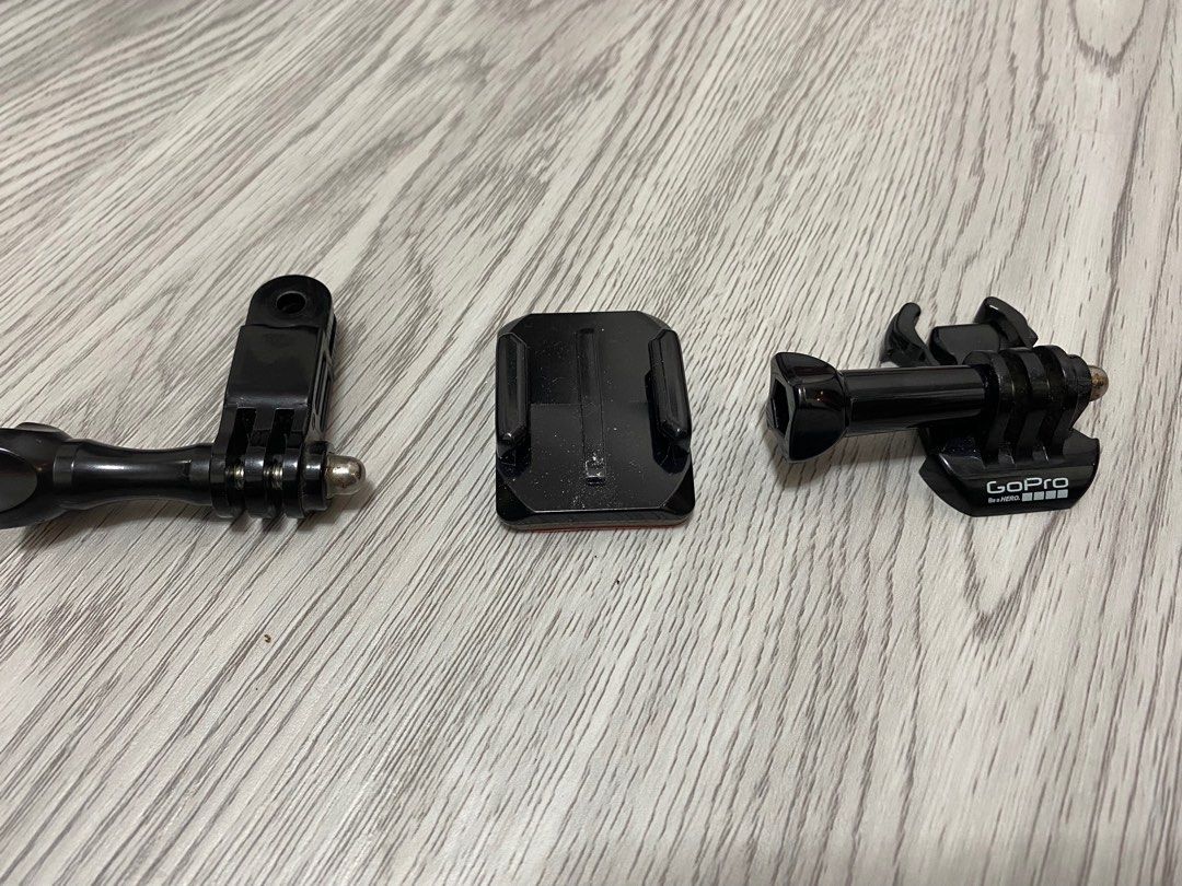 Original GoPro helmet mount (Category: Cameras) located in Pasig City. Submitted by mchlkrlmnl (Listing ID 1343148363, Image 2). Description: ➡️Bnew / unused ➡️With curved adhesive mount + 1 mounting buckle w/thumb screw ➡️Sells for $30 in GoPro’s website ₱750 (Was: ₱1K) Buyer pays for shipping (ships from Pasig) .