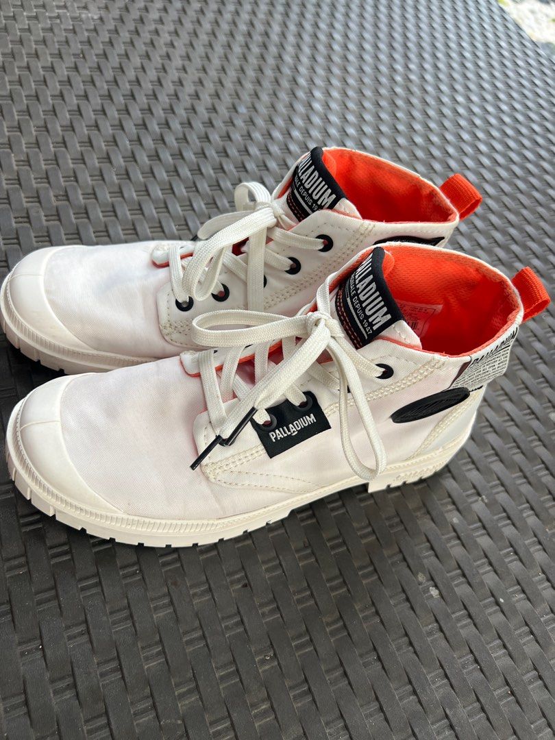 PALLADIUM SP20 Overlab - Star White (Nylon) (Category: Boots) located in Manila. Submitted by ppunch (Listing ID 1343114980, Image 3). Description: Bought at Palladium Trinoma for around ₱5,400 last year for our korea trip (as seen in the photos) and was only used then. Nevertheless, still in good condition, no issues :> Size: UK 5.5 | EUROPE 39 |USA W 7.5 | USA M 6.