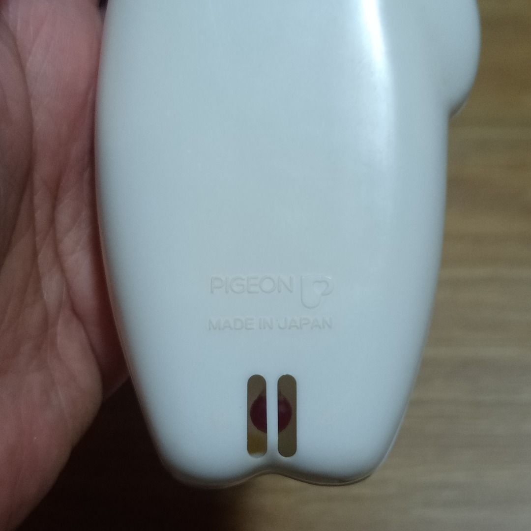 PIGEON PLASTIC ROOM THERMOMETER (Category: Thermometers) located in Makati City. Submitted by nyxhemera26 (Listing ID 1343148295, Image 3). Description: PIGEON PLASTIC ROOM THERMOMETER.