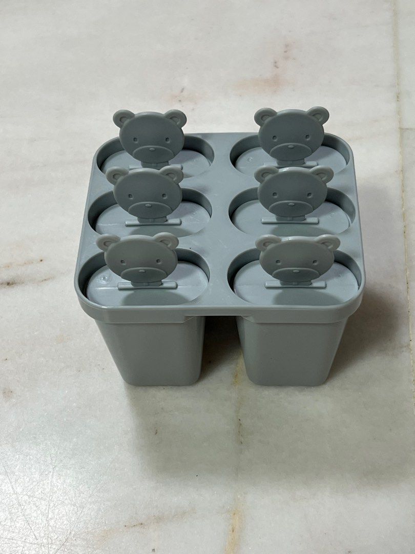 Popsicles Maker (Category: Other Kitchenware & Tableware) located in Singapore. Submitted by bluegal248 (Listing ID 1343132022, Image 2). Description: Cute Gray Popsicles Maker.