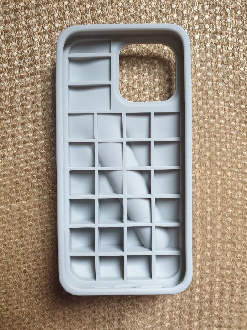 Rhode case & Lippie Iphone 15 Pro Max (Category: Cases & Sleeves) located in Taguig. Submitted by pein_zin (Listing ID 1343085140, Image 2). Description: Rhode case & lippie Dupe only but premium quality. (You can distinguish it with other dupes and compare it to the original one) Rfs: display lang di nagamit. Sf shoulder by buyer.