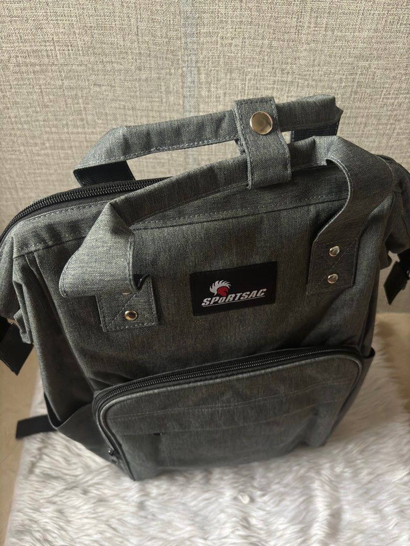 Sportsac Laptop Bag (Category: Laptop Bags & Sleeves) located in Pasay City. Submitted by heyReychelle (Listing ID 1343180033, Image 2). Description: Brandnew can be laptop bag and backpack at the same time perfect for officd Makapal ang tela and thick wire for support, sturdy compare sa ibang brand Got from office raffle.