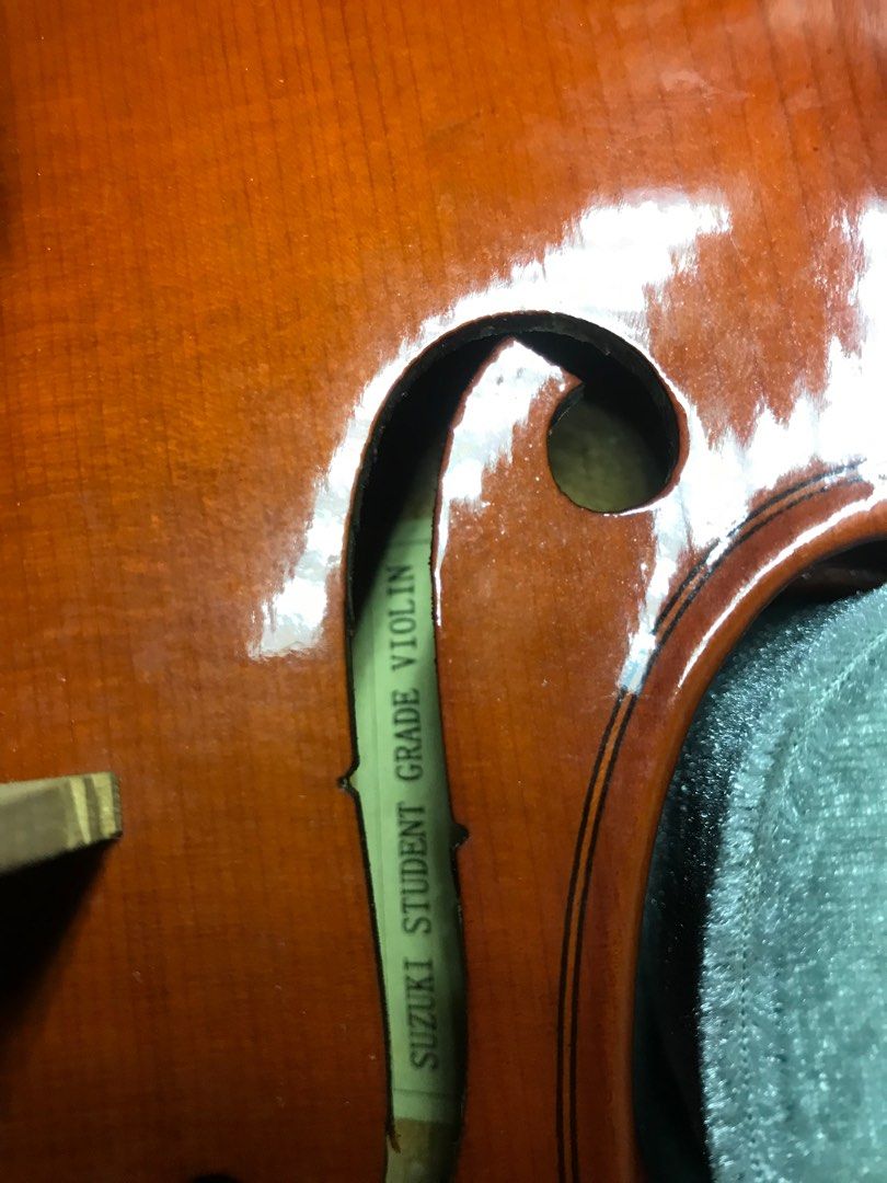 Suzuki 4/4 Violin (Category: Musical Instruments) located in Quezon City. Submitted by e_sol902469 (Listing ID 1343098687, Image 3). Description: This was my own student violin I used about 8 years ago when I picked up the passion for another stringed instrument. Unfortunately I don't use it anymore and would like someone to use it better than I could. Originally bought in Kuwait. Includes: - horse hair bow - rosin - hard case Issues: - tape resi