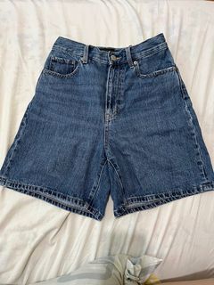 (Category: ) located in . Submitted by leladeclutters (Listing ID 1343056655, Image 1). Description: .