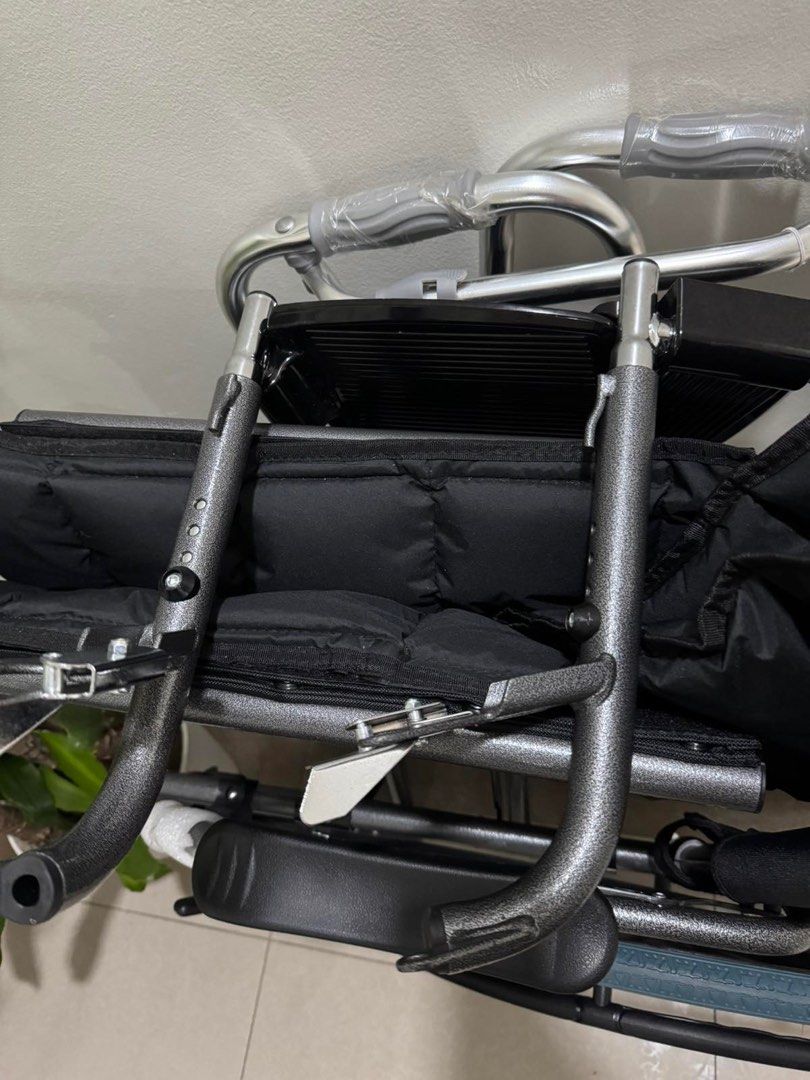 Wheelchair (Category: Wheelchairs) located in Quezon City. Submitted by pitstopqc (Listing ID 1342881124, Image 3). Description: Brand new Wheelchair .