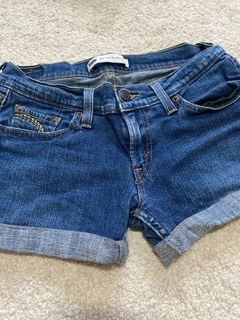 (Category: ) located in . Submitted by givingclothesaway (Listing ID 1343118594, Image 1). Description: .