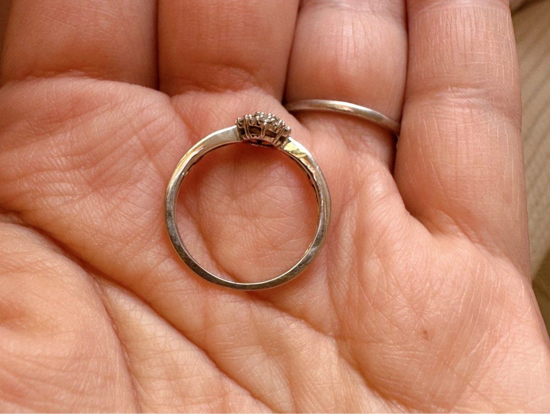 18K White Gold Diamond Engagement Ring with Certificate (Category: Rings) located in Cavite. Submitted by leylamm (Listing ID 1343216845, Image 3). Description: 18K White Gold. Size 6.5. Approx 2g. Real gold, Pawnable. With .30 CT diamond. This is NOT brand new. It has signs of usage and it needs cleaning, but the gold and diamonds are guaranteed real. Pass sa barat. Last price posted. Do not send a message asking for last price. Inclusion: Gem C