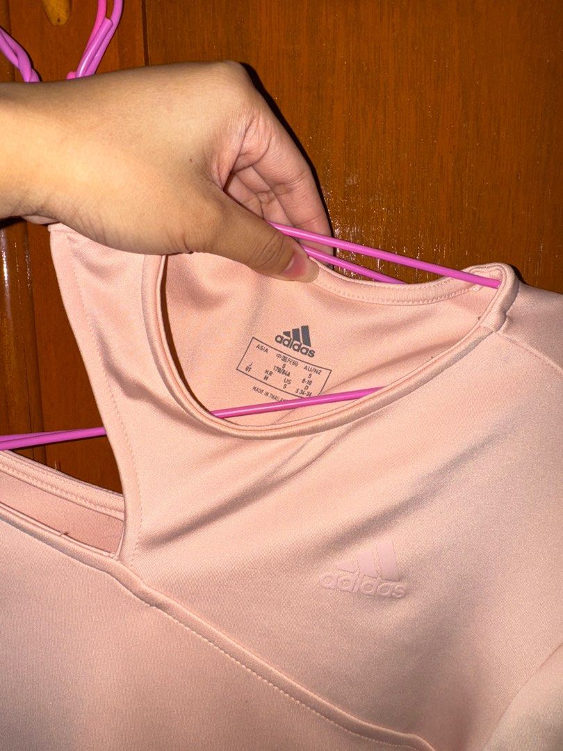 ADIDAS crop longsleeves (Category: Activewear) located in Manila. Submitted by eyaaa___ (Listing ID 1343238735, Image 2). Description: Condition: Only used once or twice, good as new! (Bought in adidas outlet in The Outlet, Lipa for 2k+) Very stretchy! ✨ Last price, no haggling 🥹 RFS: Decluttering Message for when worn pics 🎀 ☁️ Meet up: España, Sampaloc or Starbucks at The One Santo Tomas, España ☁️ Delivery: GoGo express, Lalamove, Grab (Buye