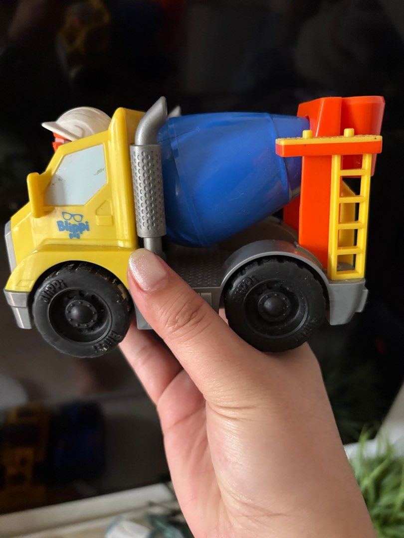 Blippi Cement mixer (Category: Kids Toys) located in Quezon City. Submitted by everythingonline.ph (Listing ID 1343262552, Image 3). Description: What u see is what u get.