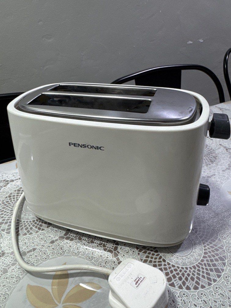 Bread toaster (Category: Ovens & Toasters) located in Balakong. Submitted by hijrah88 (Listing ID 1343323660, Image 2). Description: Jaranggggg guna. Roti masak elok sekata..
