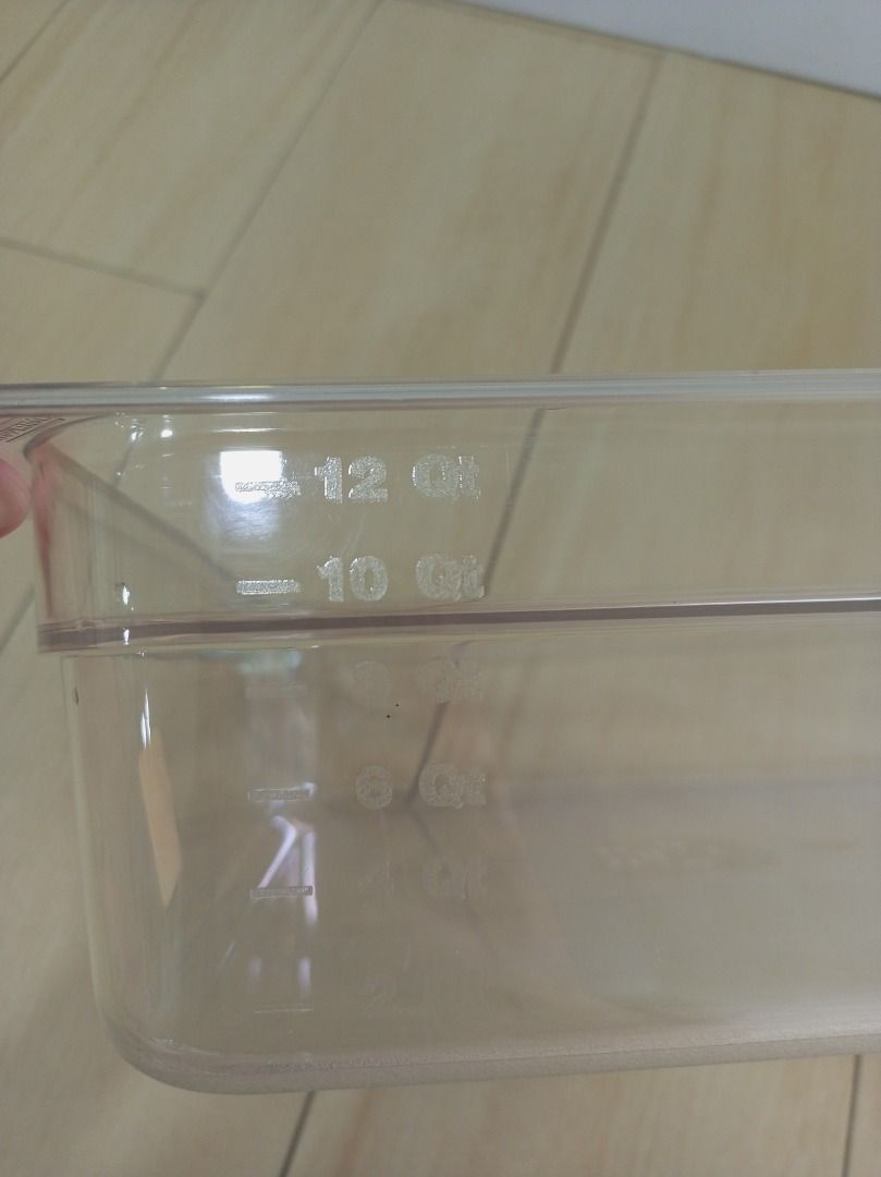 Cambro Transparent Food Storage Box Container (Category: Food Organization & Storage) located in Quezon City. Submitted by jem__8 (Listing ID 1343249509, Image 3). Description: *Pickup only (near Banawe, Quezon City) Features: - Transparent - Has measuring lines on the sides - Dimensions (52cm L x 31cm W x 9 cm H) *no lid fb profile: Jermaine Tiffany Chua.
