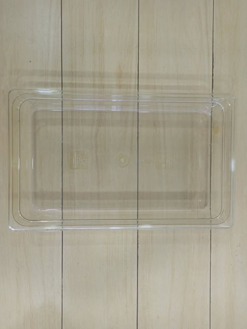 Cambro Transparent Food Storage Box Container (Category: Food Organization & Storage) located in Quezon City. Submitted by jem__8 (Listing ID 1343249509, Image 2). Description: *Pickup only (near Banawe, Quezon City) Features: - Transparent - Has measuring lines on the sides - Dimensions (52cm L x 31cm W x 9 cm H) *no lid fb profile: Jermaine Tiffany Chua.