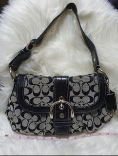 (Category: ) located in . Submitted by ThePrelovedShop (Listing ID 1343365029, Image 1). Description: .