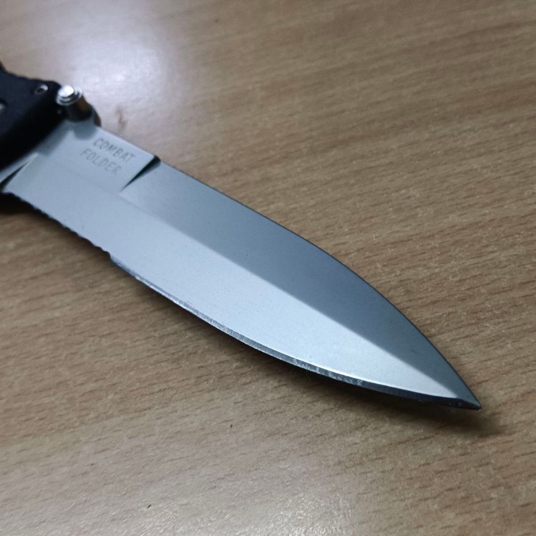 Combat Folder - Gerber Applegate Fairbairn (MADE IN USA) (Category: Knives & Chopping Boards) located in Quezon City. Submitted by marianodeclutter (Listing ID 1343253799, Image 2). Description: Blade Length: 11cm Total length: 25cm Blade material: 420 stainless Handle: Glass reinforced nylon Pouch: ballistic nylon MADE IN USA Loc: Quezon City, Central Avenue Shipping is not allowed by LBC. .