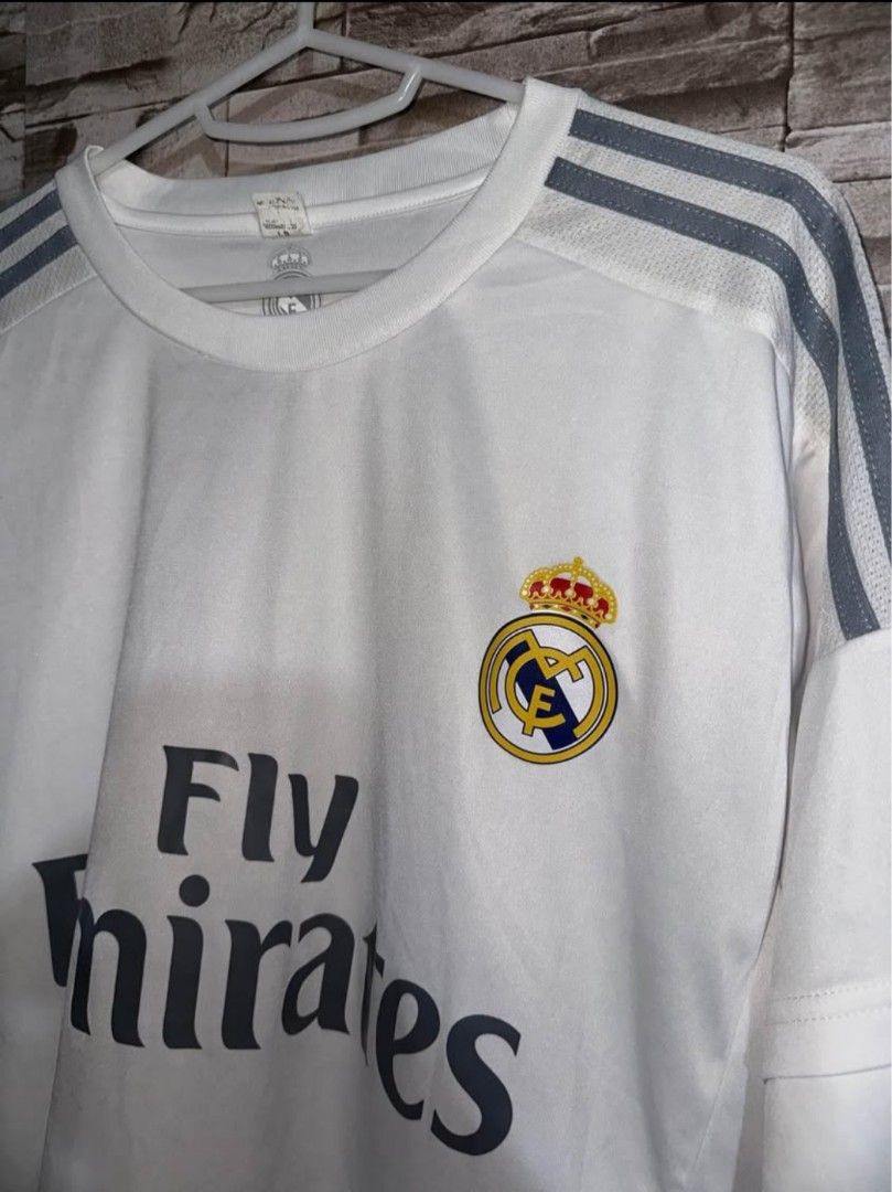 Football Jersey (Fly Emirates) (Category: Tshirts & Polo Shirts ) located in Manila. Submitted by luh_markus (Listing ID 1343372586, Image 2). Description: Read the details carefully‼️ Dimes: Width 20 - Length 28 (Large) No issue, ready to wear na. Off/Legit - FIX PRICE- Meet ups: Within Cavite area only (Bacoor, Imus, Dasma) Can do shipping, just add shipping fee. Courier: Lalamove/LBC/J&T Pm if you’re interested!.