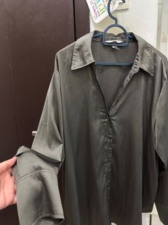 (Category: ) located in . Submitted by reenewardrobe (Listing ID 1343343261, Image 1). Description: .