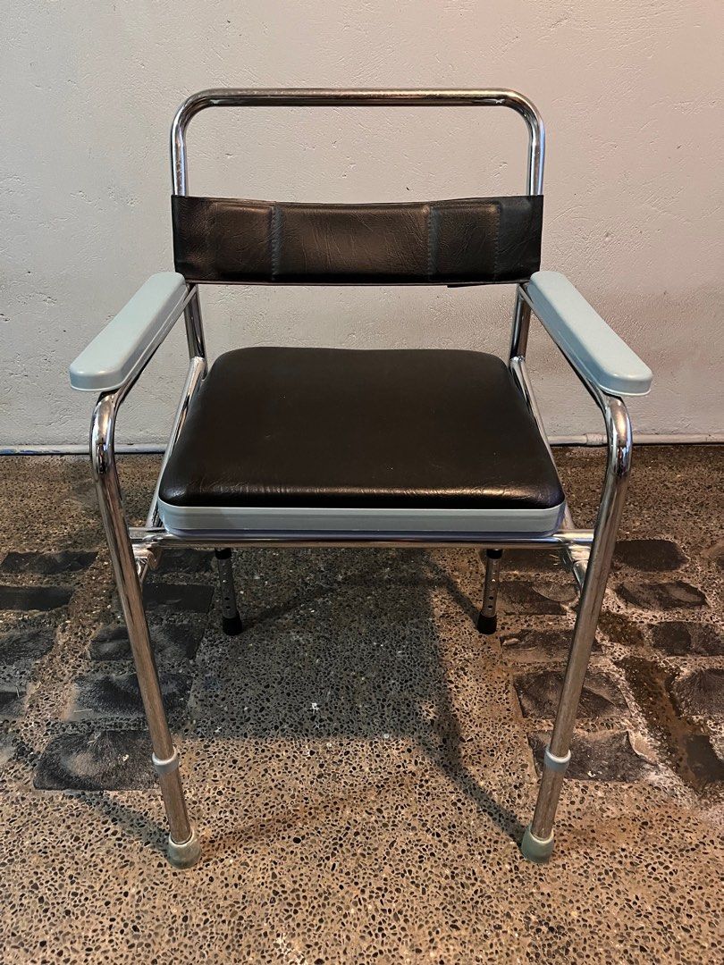 Indoplas Dual Function Commode Chair (Category: Wheelchairs) located in Manila. Submitted by istib.dyabs (Listing ID 1343334719, Image 1). Description: Lightly used commode chair..