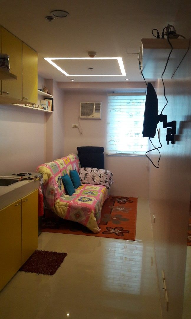 Mplace Condo Unit For Sale (Category: Apartments & Condos) located in Quezon City. Submitted by cornwall24 (Listing ID 1343228248, Image 1). Description: M Place Tower B Studio Unit For Sale 15.65sqm Facing Swimming Pool Clean Title under my name Updated RPT and condo dues ***Very new. Never been used and never been rented out. ***Savemore, 7-11, BDO, Ace Hardware, coffeeshoos, Restaurants on the ground floor. ***Nearby by establishments: Centris