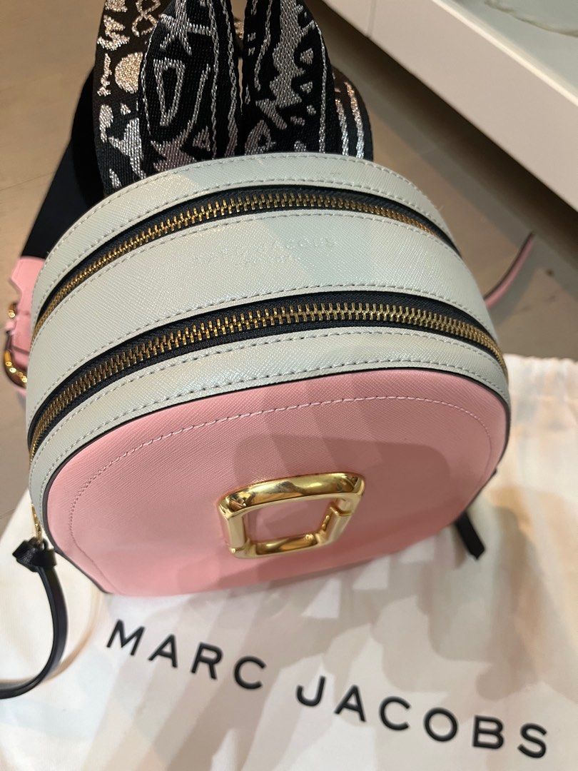 Marc Jacobs Pack Shot Mini Backpack (Category: Luxury Bags & Wallets) located in Cavite. Submitted by _solidolo (Listing ID 1343374099, Image 3). Description: comes with dust bag.