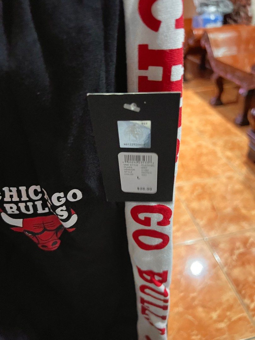 NBA Chicago Bulls Jogger Pants (Category: Joggers) located in Quezon City. Submitted by kicksflickph (Listing ID 1343241297, Image 2). Description: Size : Large •BRANDNEW •AUTHENTIC •WITH TAG ✅Php 2,000 only✅ #NBA #chicagobulls #BullsNation #joggerpants #nbajoggerpants.