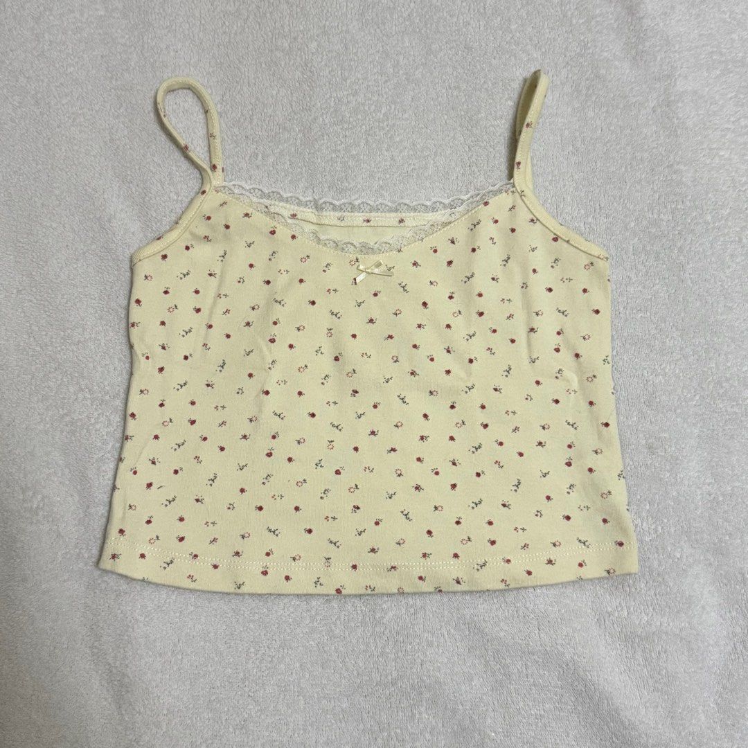 Pastel Yellow Floral Cropped Top (Category: Sleeveless) located in Pasig City. Submitted by ms.alex_ (Listing ID 1343228459, Image 1). Description: • Never used • Fits XS-S (stretchable).