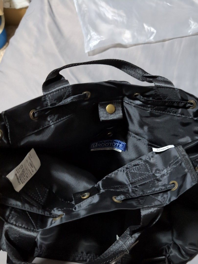 Rootote Backpack (Category: Backpacks) located in Singapore. Submitted by charmedsg (Listing ID 1343369677, Image 3). Description: .