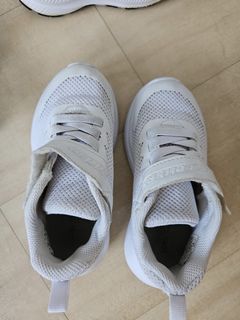 (Category: ) located in . Submitted by mummy4two (Listing ID 1343217175, Image 1). Description: .