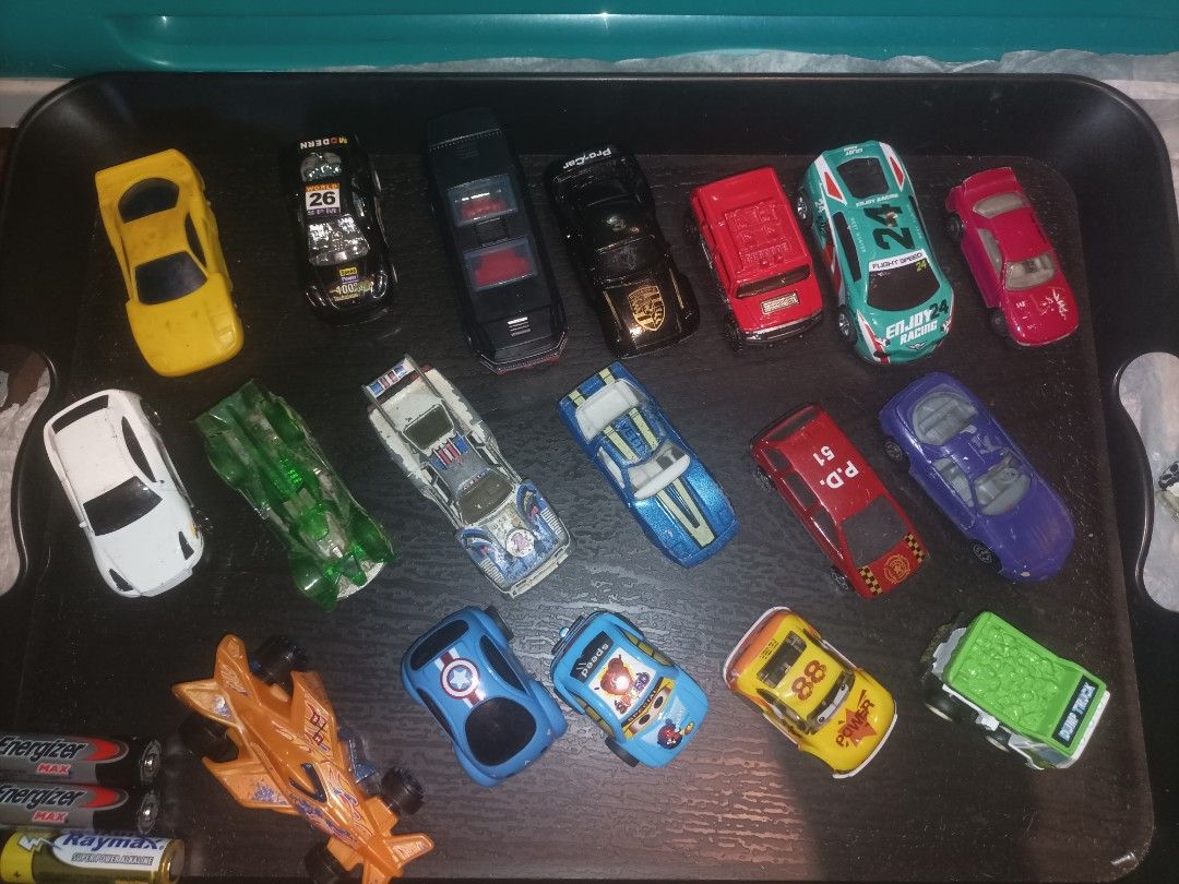 Toy cars bundle (Category: Vehicle & Diecast Models) located in Antipolo. Submitted by iice00 (Listing ID 1343374953, Image 1). Description: take all lahat ng nasa pic for 500 only Diecast metal, hard plastic branded toy cars.