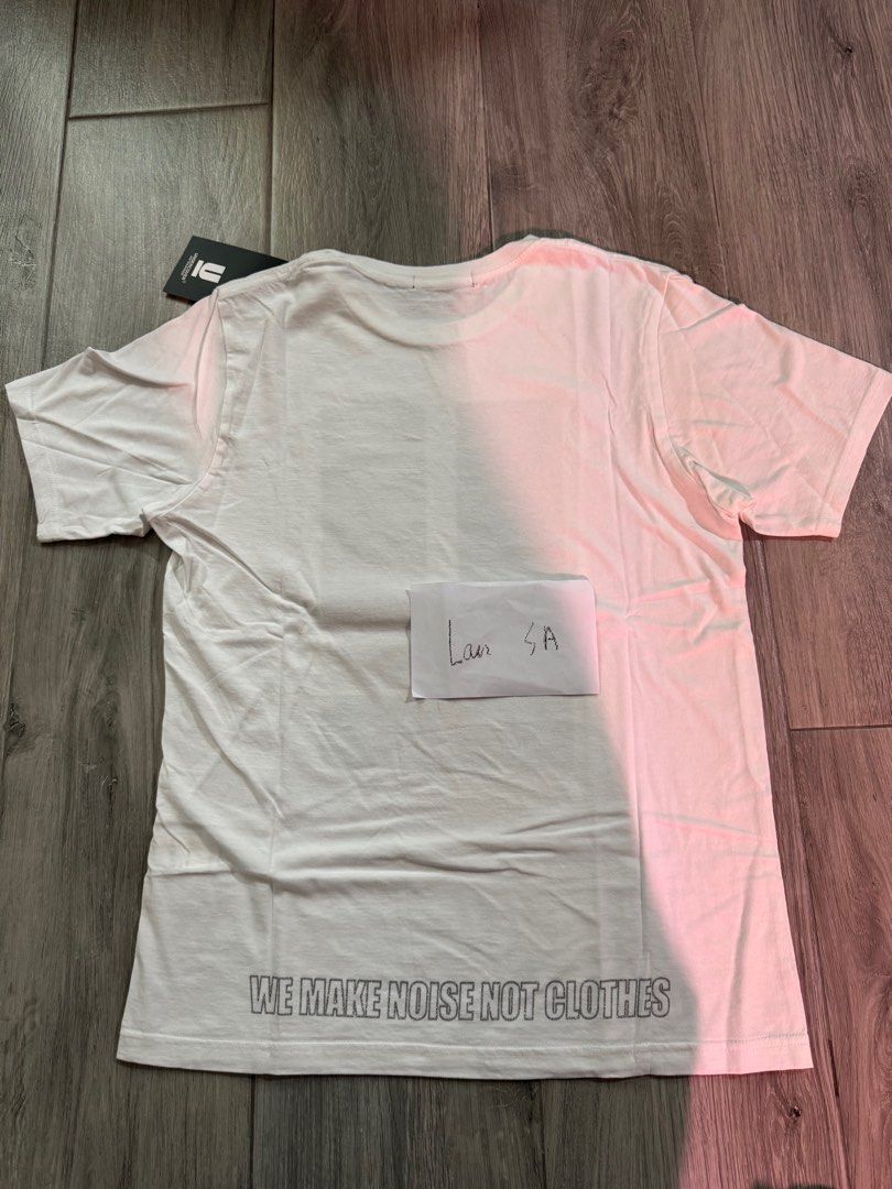 undercover basic tee （分類：T-shirt、恤衫、有領衫）位於 Hong Kong。 由 lausa888 提交（商品編號 1343244031，圖片 2）。簡介： size M brand new and real 。
