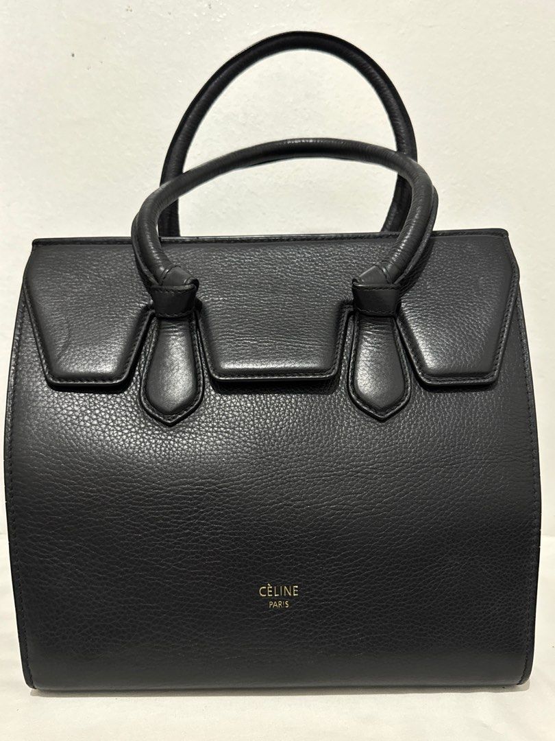 Vintage Celine Tie Knot Black Bag (Category: Luxury Bags & Wallets) located in Bacoor. Submitted by chosencloset.mnl (Listing ID 1343211244, Image 2). Description: Vintage Celine Tie Knot Handbag Japan sourced Rfs: pabenta lang sakin.