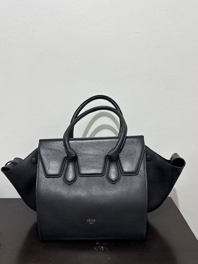 Vintage Celine Tie Knot Black Bag (Category: Luxury Bags & Wallets) located in Bacoor. Submitted by chosencloset.mnl (Listing ID 1343211244, Image 1). Description: Vintage Celine Tie Knot Handbag Japan sourced Rfs: pabenta lang sakin.