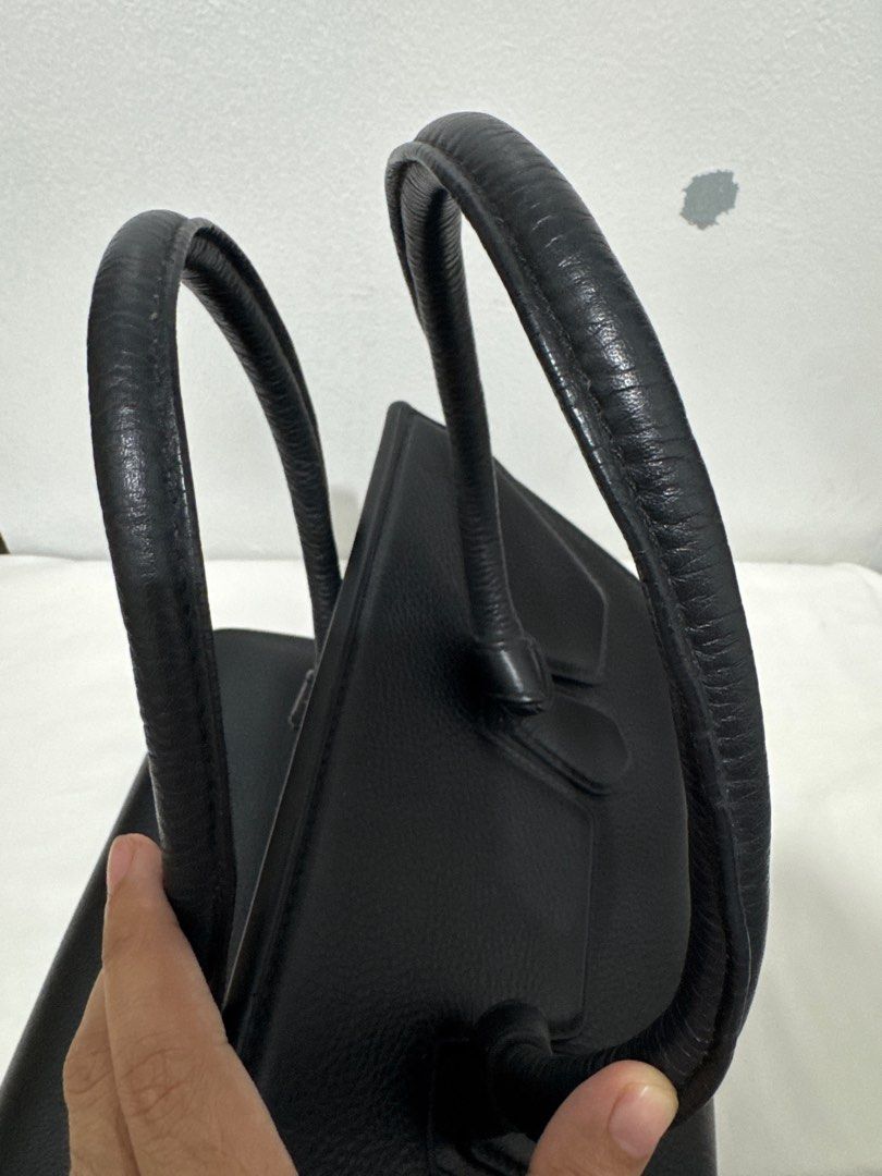 Vintage Celine Tie Knot Black Bag (Category: Luxury Bags & Wallets) located in Bacoor. Submitted by chosencloset.mnl (Listing ID 1343211244, Image 3). Description: Vintage Celine Tie Knot Handbag Japan sourced Rfs: pabenta lang sakin.