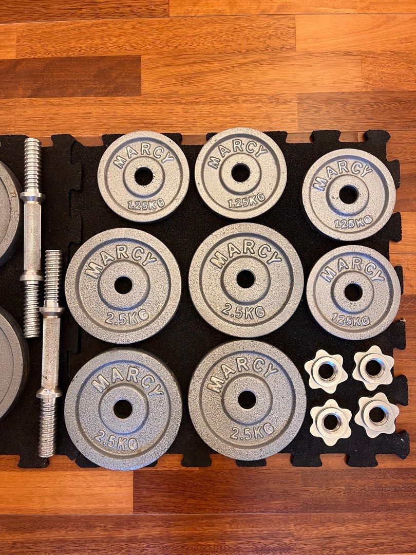 Weights (Category: Weights & Dumbells) located in Melaka Tengah. Submitted by miniclosettt (Listing ID 1343312171, Image 3). Description: One set RM200 1.25kg x 4 2.5kg x4 5kg x 4.