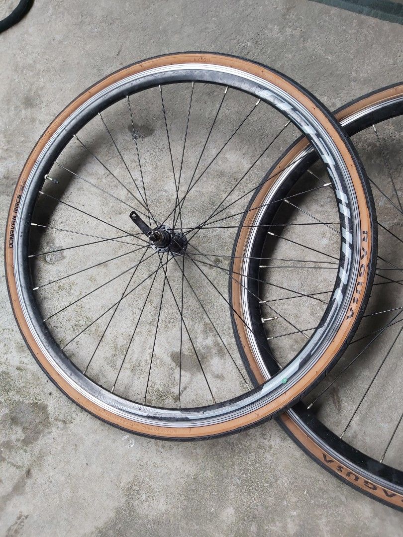 wheelset with cassette ragusa folded tire (Category: Bicycles) located in Malabon City. Submitted by trevy (Listing ID 1343227315, Image 3). Description: Rush (1,300 na lang) wheelset Sunpeed wheelset with cassete newly installed tire ragusa folded 700 x 28c and interior maxxiss dito pa lang 1k na cost po ng palit tires at interior.